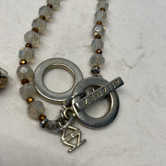 Dragonfly Crystal beaded necklace - Picture 9 of 9